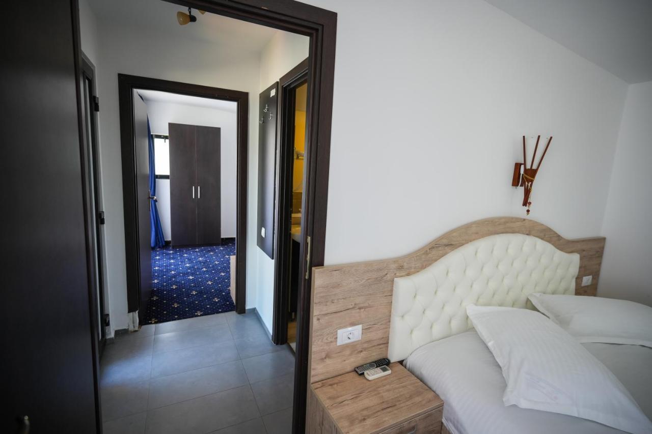 Bungalowuri "Doi Cocosi " Villa Horezu Dış mekan fotoğraf