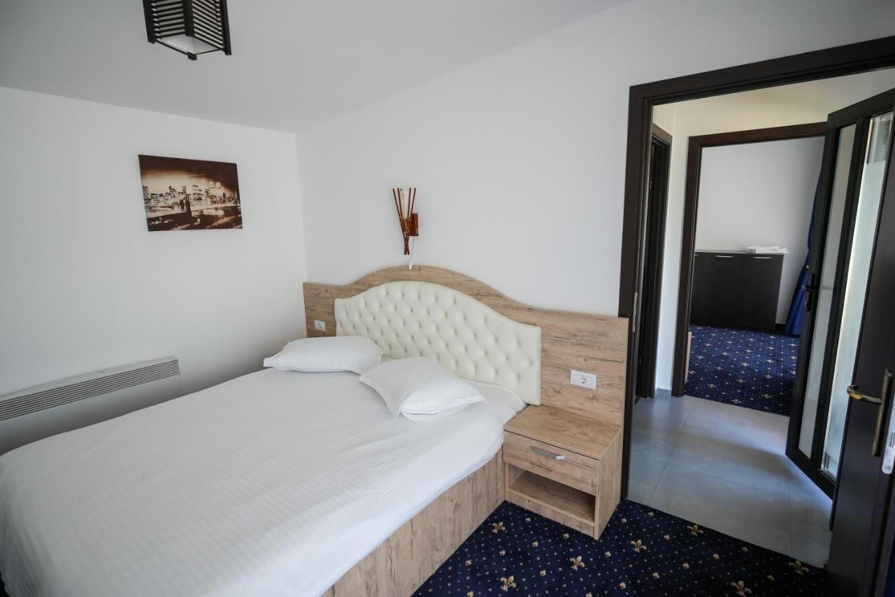 Bungalowuri "Doi Cocosi " Villa Horezu Dış mekan fotoğraf