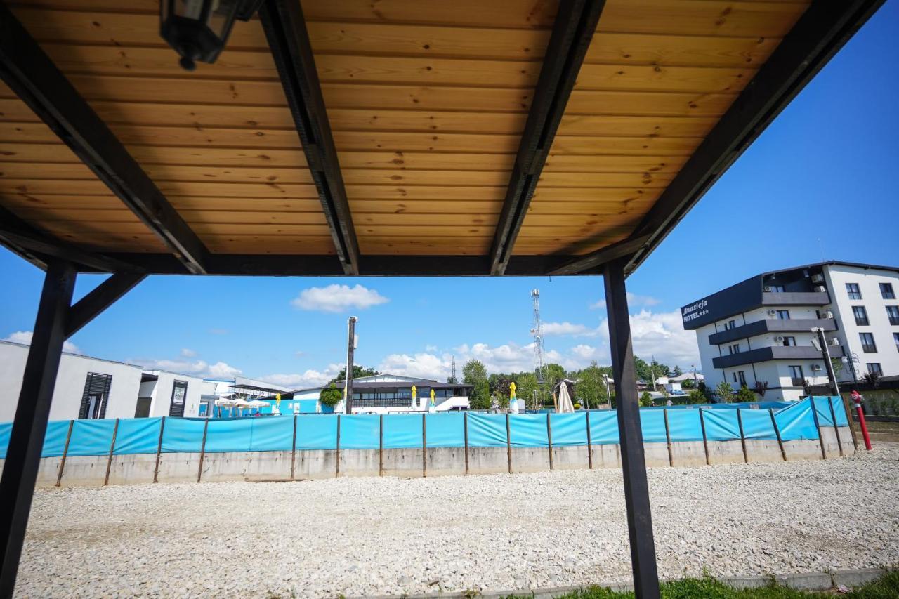 Bungalowuri "Doi Cocosi " Villa Horezu Dış mekan fotoğraf