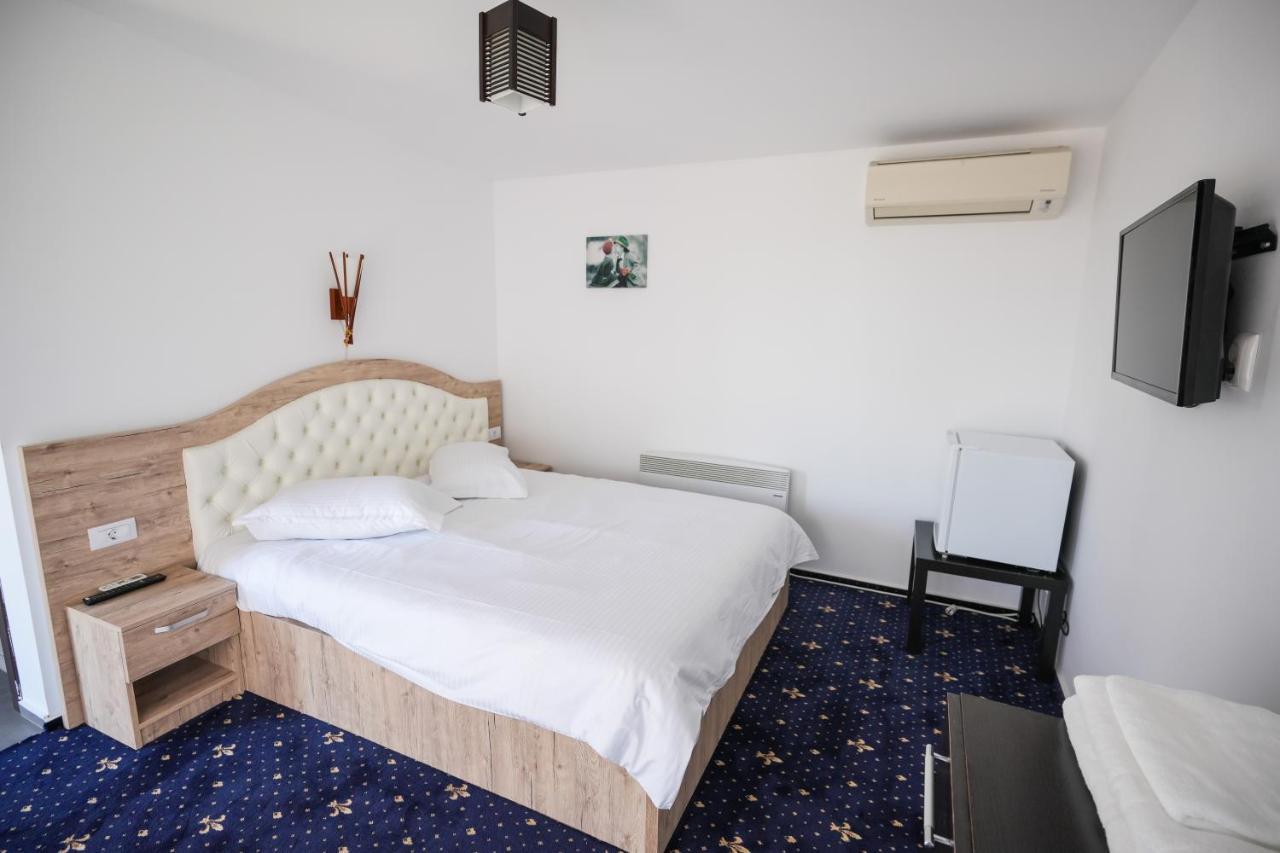 Bungalowuri "Doi Cocosi " Villa Horezu Dış mekan fotoğraf